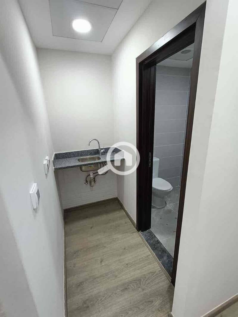 7 2152e9de-13cf-4e62-a16b-2df17a50071c. jpg