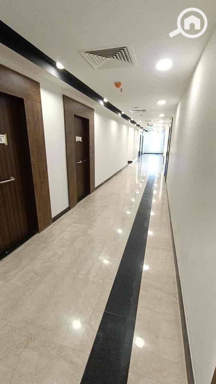 8 8964bc8b-1f45-4660-bff3-95a700b1d300. jpg