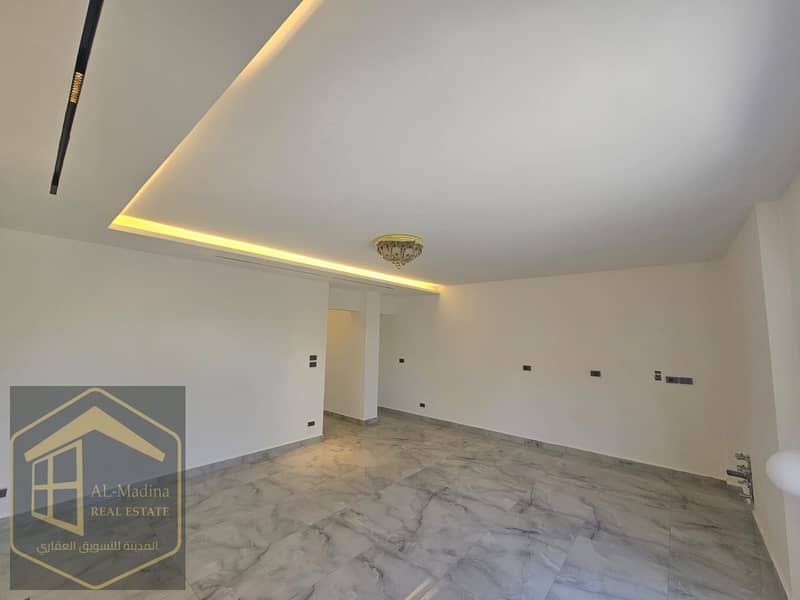 5 WhatsApp Image 2026-01-06 at 19.56. 15 (1). jpeg