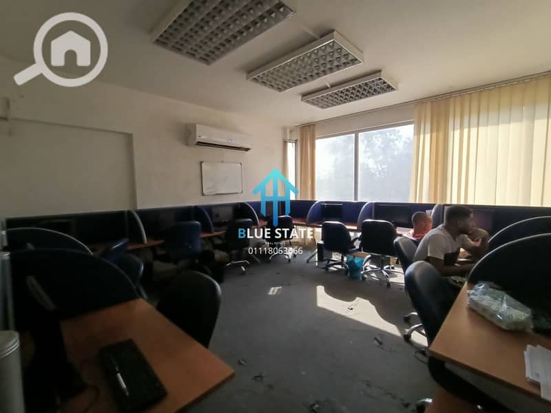 3 01118063666 (2). png