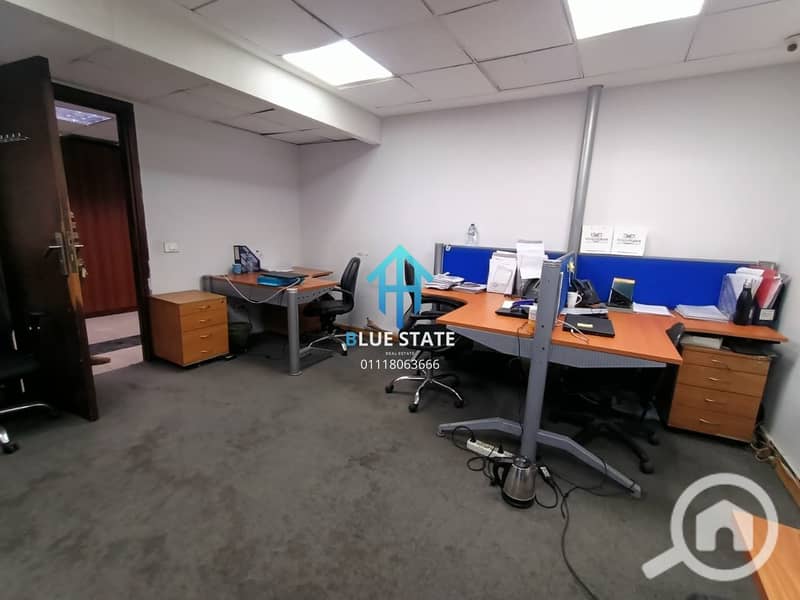 5 01118063666 (5). png