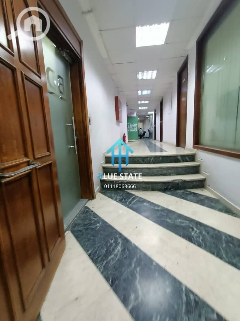 8 01118063666 (8). png