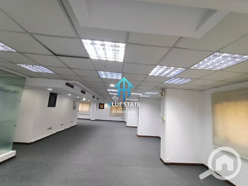 3 01118063666 (16). png