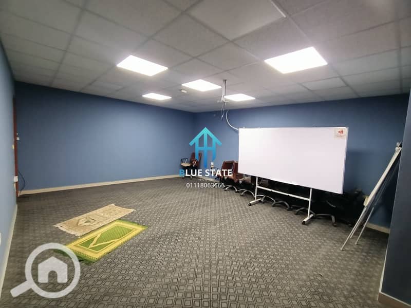 6 01118063666 (3). png