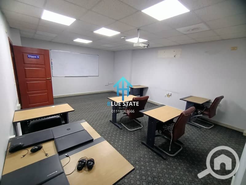 7 01118063666 (5). png