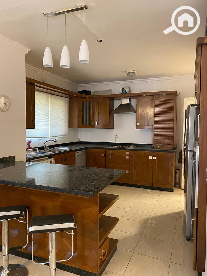 10 0610a2af-a5c1-4234-b653-59ff42098b52. jpg