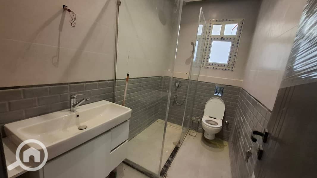 5 WhatsApp Image 2026-01-06 at 00.37. 31. jpeg