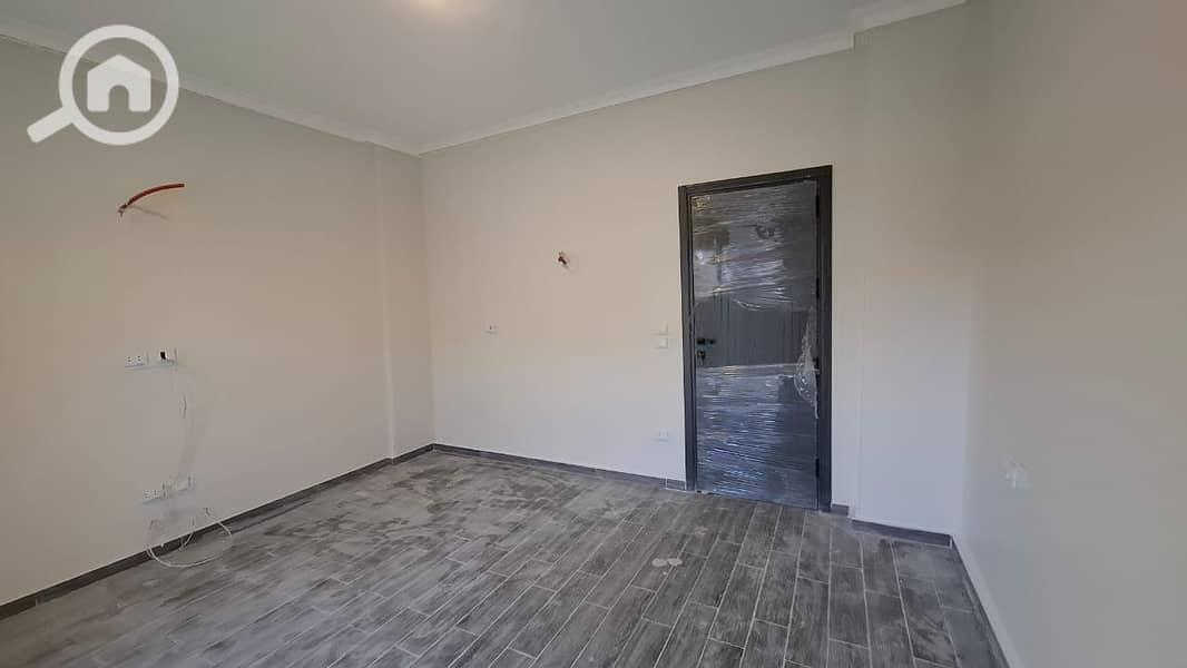 14 WhatsApp Image 2026-01-06 at 00.37. 33 (2). jpeg