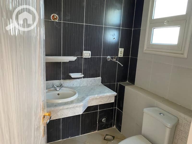 2 8e0139a5-148c-4334-97e7-5a4332d5e3a6. jpg