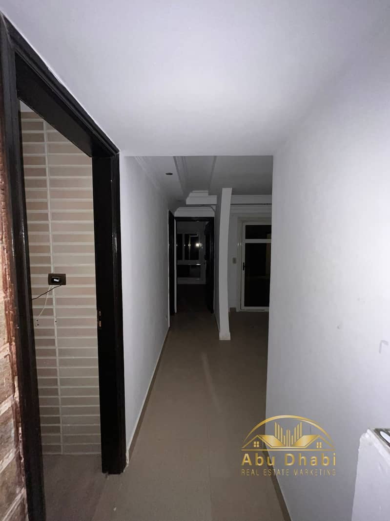 4 b68dc9cd-9577-4170-90b9-d7c61a44951a. jpg