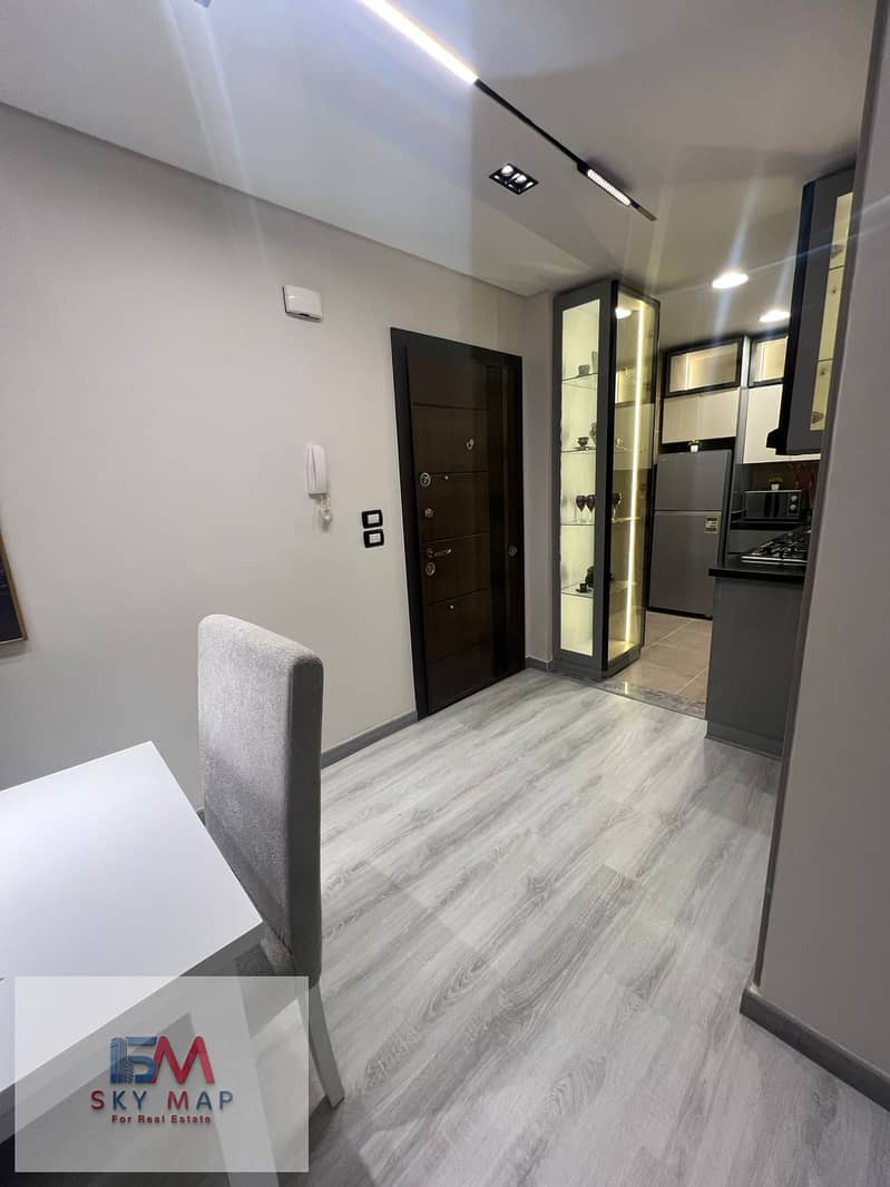 10 f1d5ad6a-7ecb-44eb-857d-fc1099a5f3f8. jpg