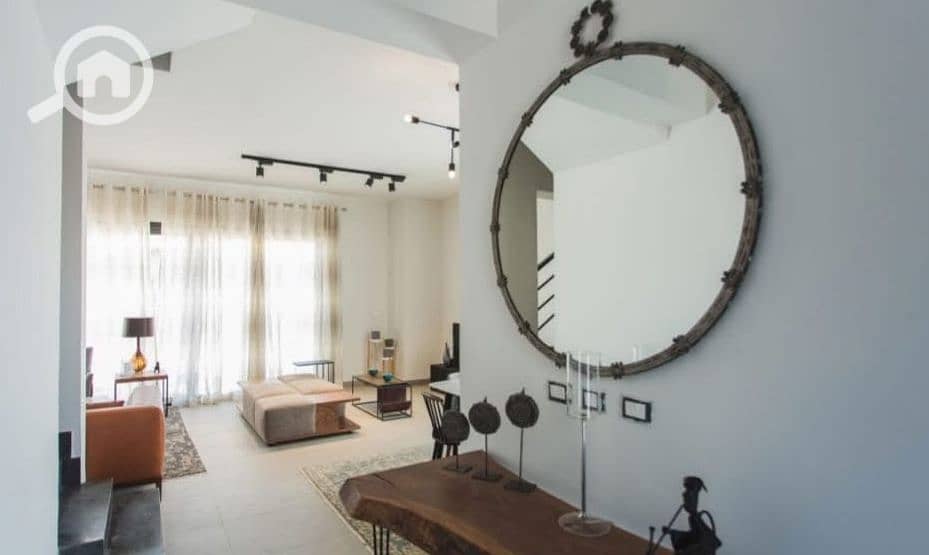 11 54d6a68a-a910-41e3-9e56-52b9834cef01. jpg