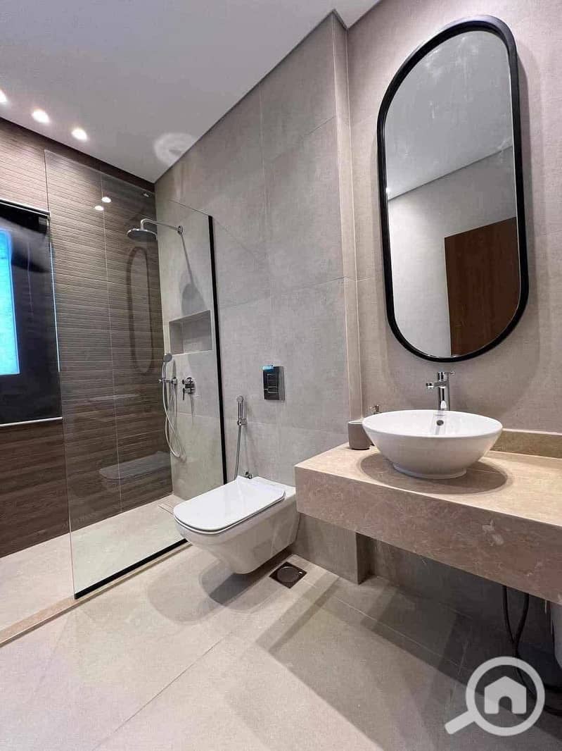 12 02479f44-4090-4887-bea5-0e1f99e1398f. jpg