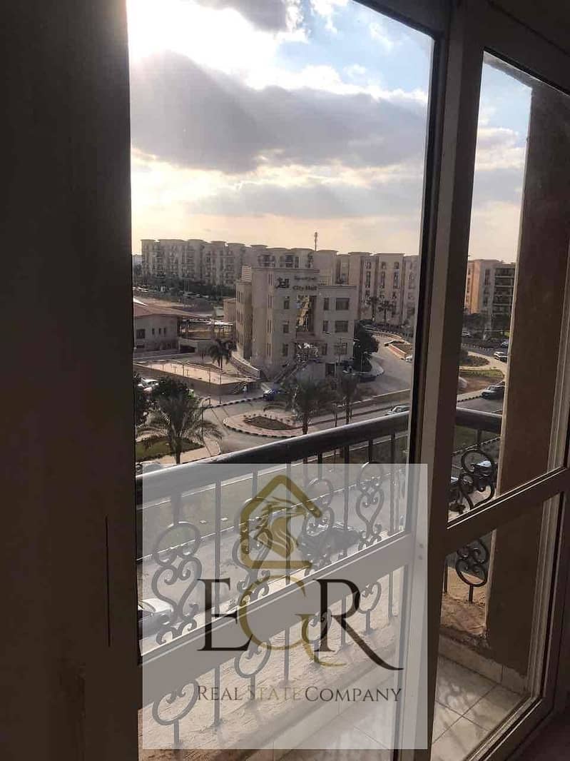 5 f59e7bad-7d6d-4a53-80c1-3020d1070a3a. jpg