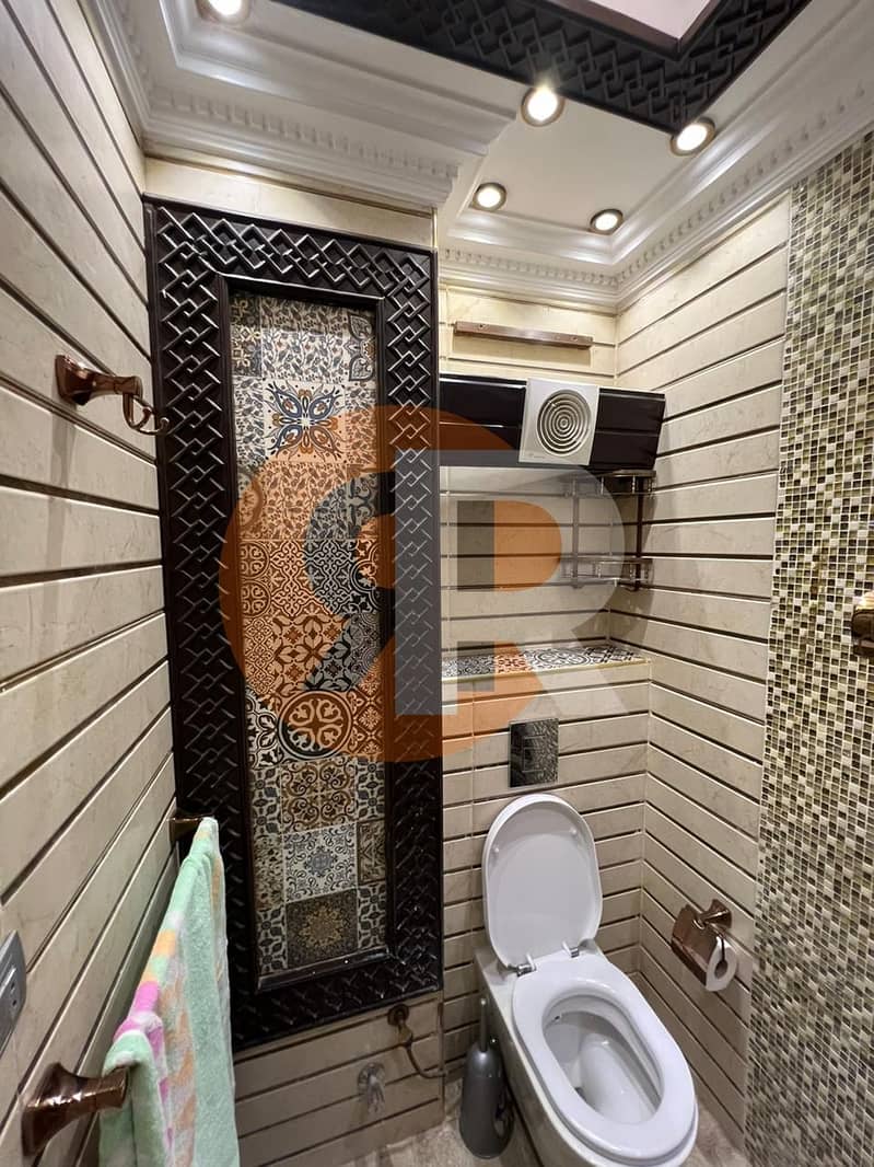 7 96e0ce0c-661b-44cd-8e2c-b4b3d860bc49. jpg