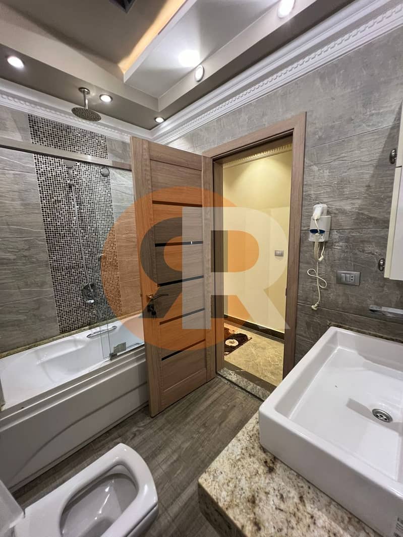 12 1987ce27-c03a-4835-a24b-8dca7f422004. jpg