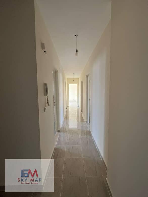 4 5a5f2495-80ef-4591-b848-8bbe0d5167f8. jpeg