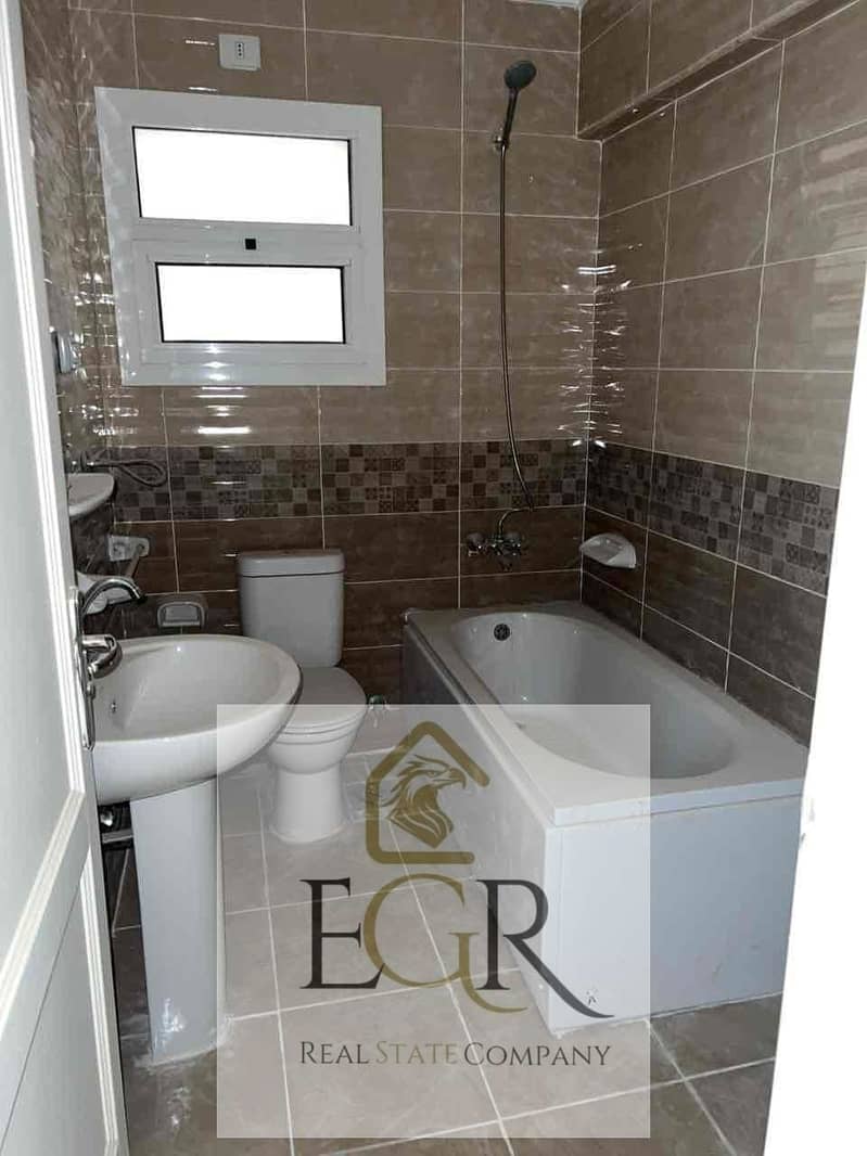 5 e427509c-fec0-41c9-ad12-6a8fbe7565d9. jpg