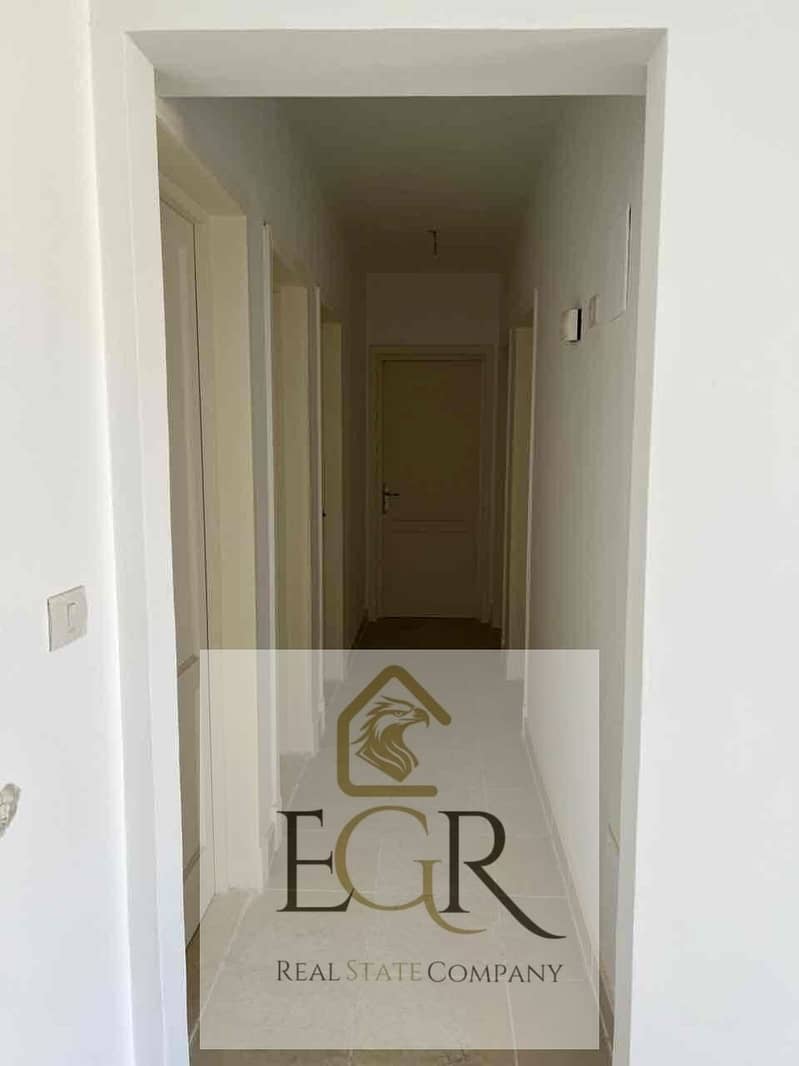 6 7b54bc98-7efb-4809-bd5b-a5d5efcb1243. jpg