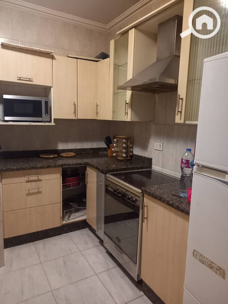 7 5a3bc152-1bc2-4ffe-a3d2-7685bc609e4e. jpeg