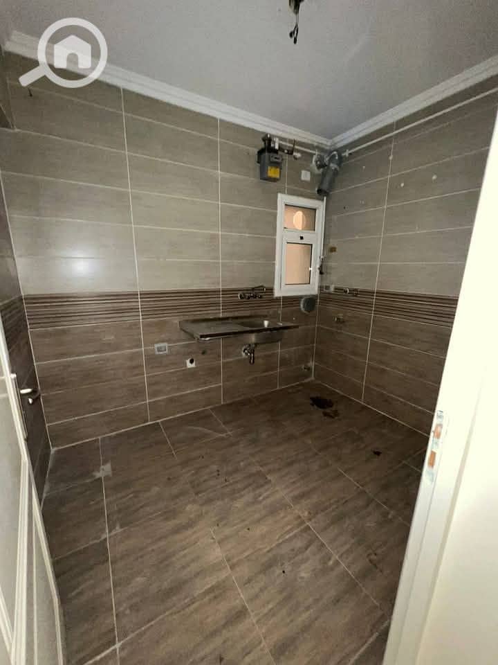 8 fa3930f5-fb88-42b5-94c6-2792015f83bc. jpeg