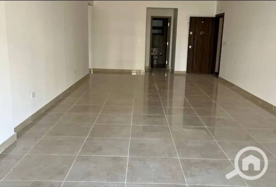 4 60af5845-c44e-4b4b-996e-a24e5c50de80. jpg