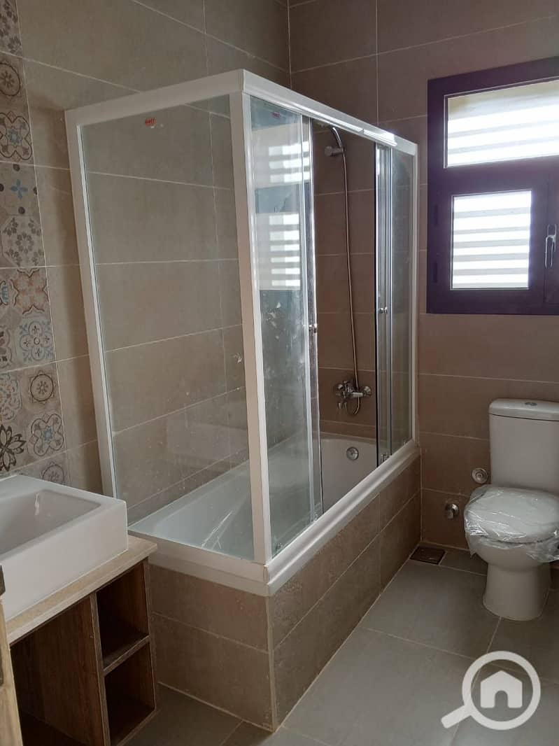 9 b3a99970-d16c-4f00-971c-fc694caa601a. jpg