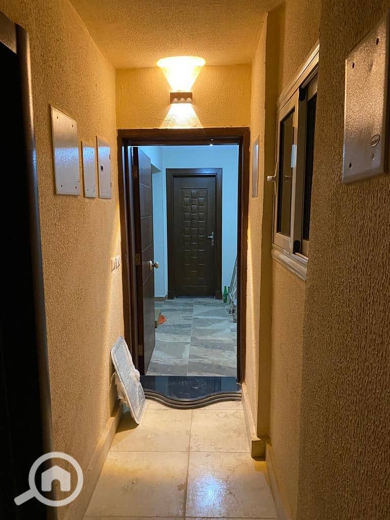 5 98f43f6f-1fbd-49d9-88f0-be1e5a01bb59. jpeg