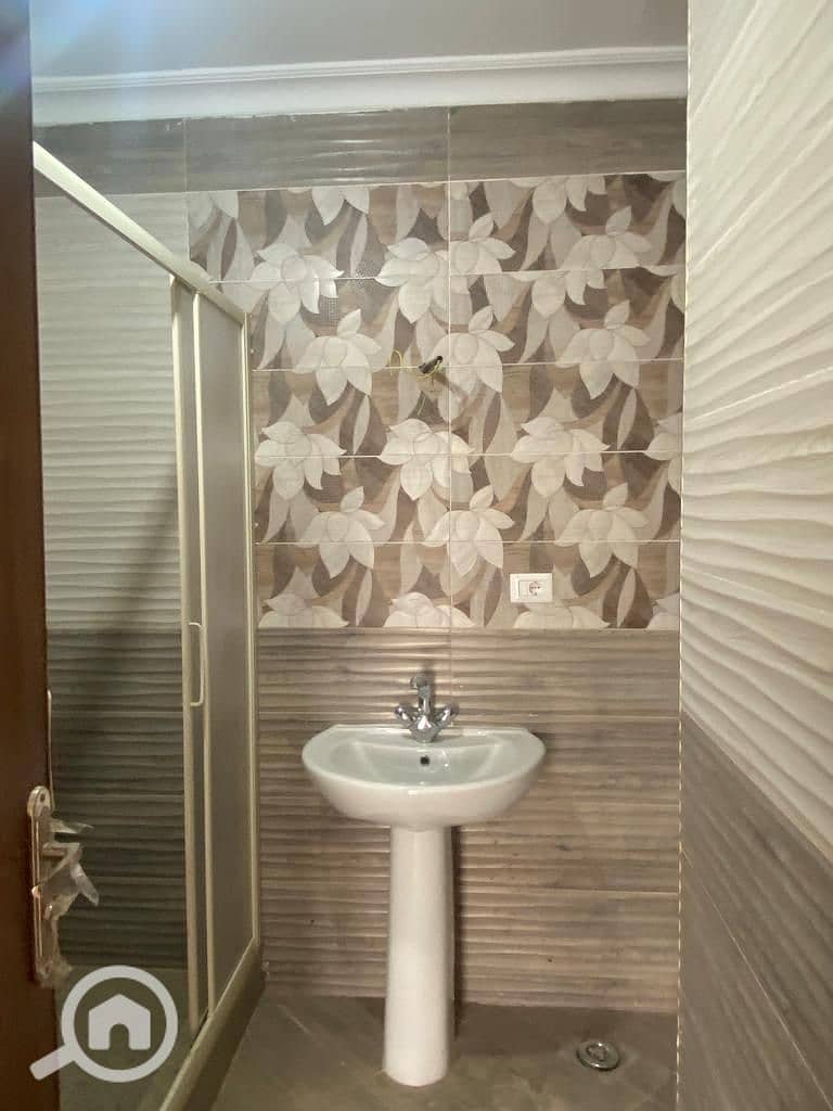 10 b910fe1d-0b0b-4e4d-8684-0f4db52c48c1. jpeg