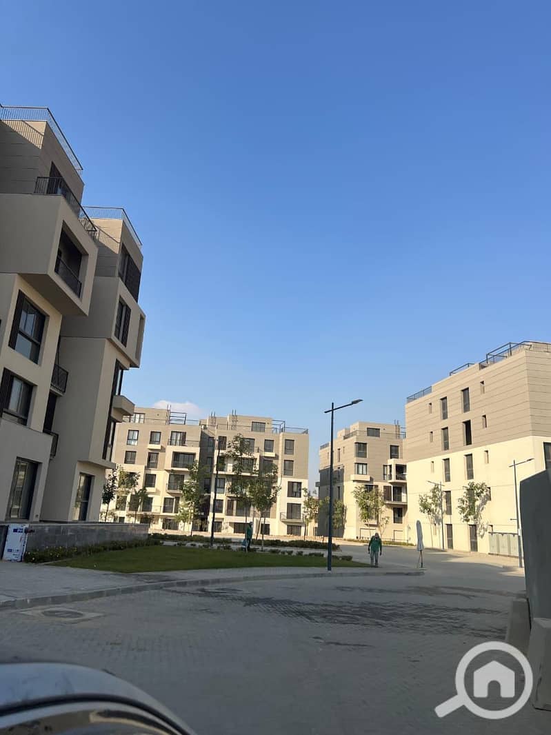 4 e7dec2ca-2a1e-4a74-9257-ada639d90f22. jpg