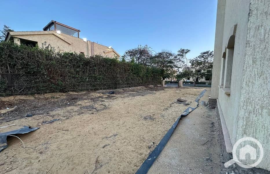 12 15a95a9a-64fc-417e-bfc3-48a88b21742c. jpg