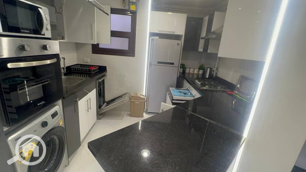 10 f5019b8b-b93d-4157-ad84-3e23072e8f84. jpeg