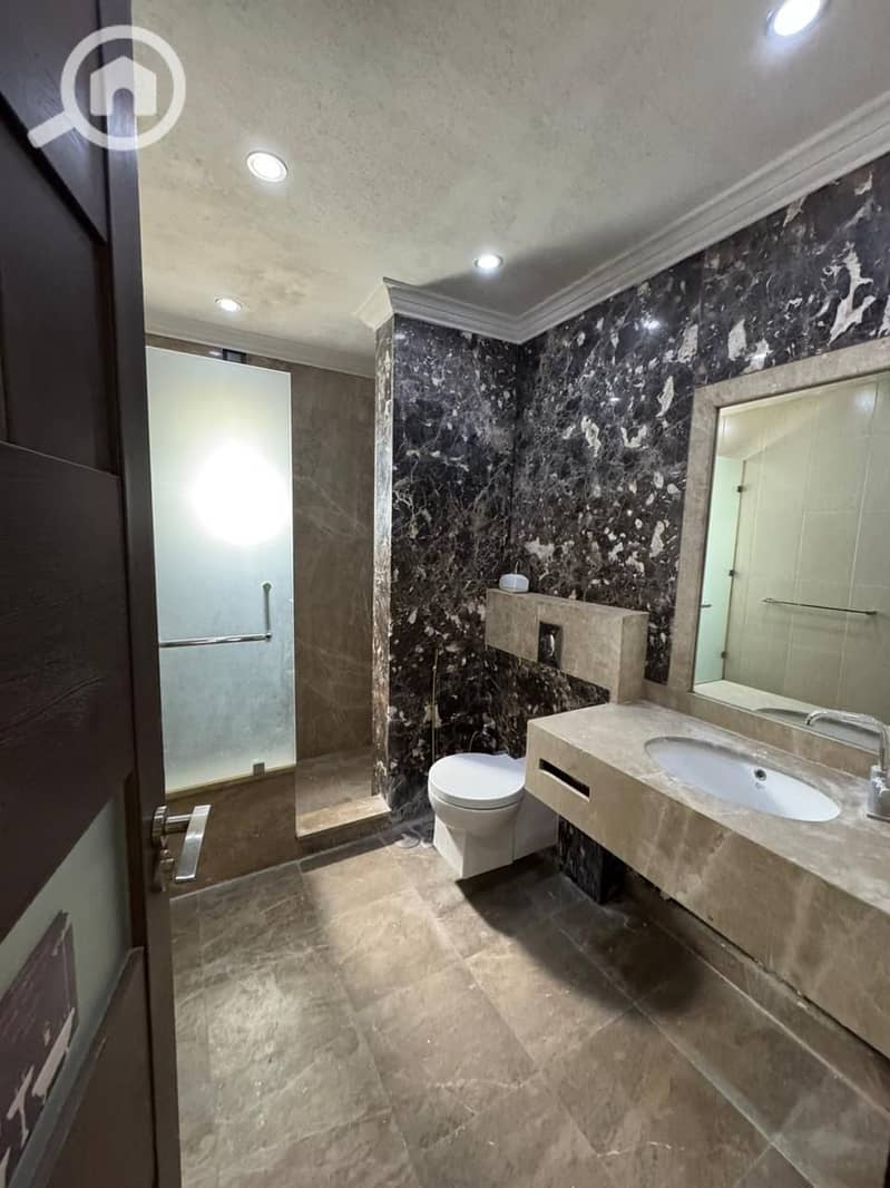 4 2b997af4-4b51-423a-9e2d-e81562d3ab19. jpeg