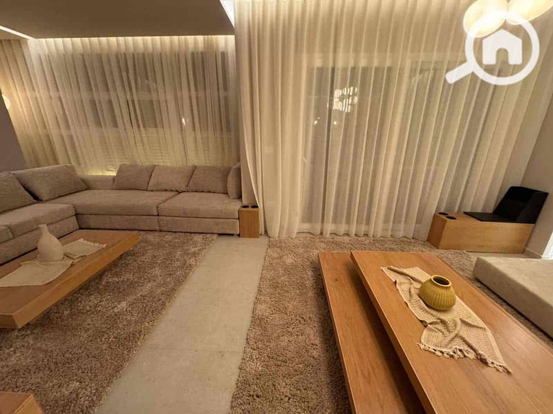 4 b95f2b75-c596-4865-856c-ef64610801f3. jpg