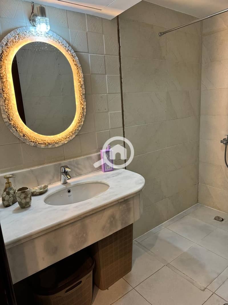 4 d1a6c975-c716-450a-b28b-268532c01ef8. jpeg