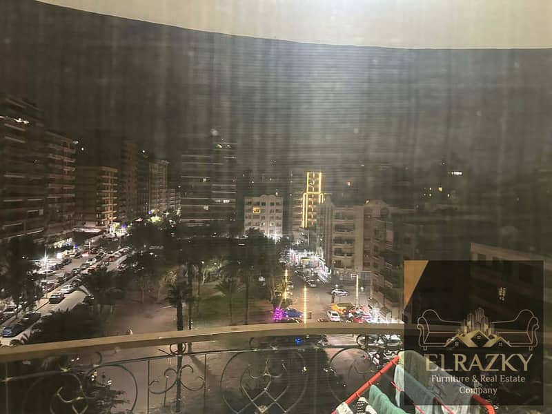 8 1afd6d2e-1f03-40b4-a4c1-f8ee67219411. jpg