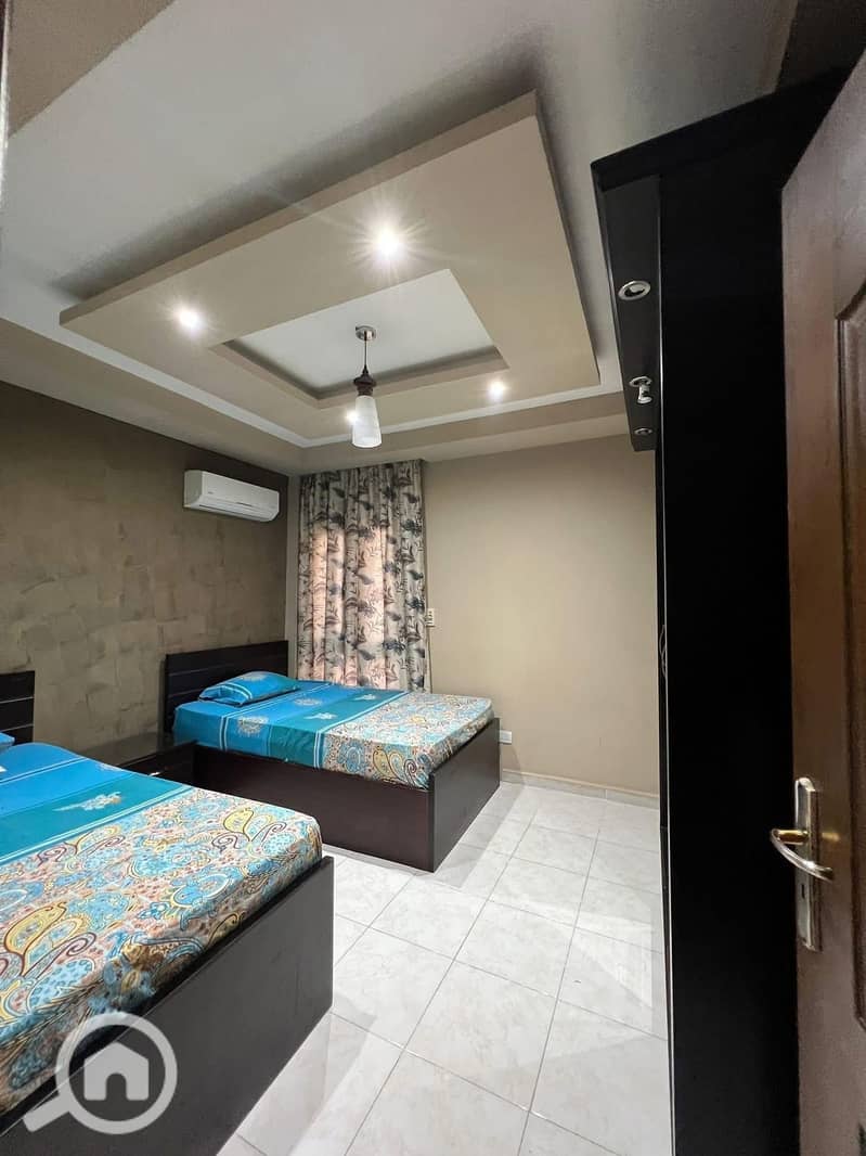 4 6b21d8f6-0094-4f3f-a958-3d1f024c0872. jpeg