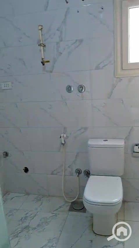 6 WhatsApp Video 2026-01-06 at 5.05. 27 PM - frame at 1m0s. jpg