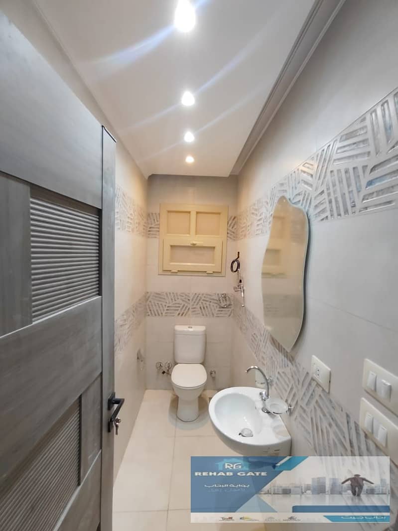 12 de2a8135-4cca-4a7c-8a26-5bc7fbc6028a. jpg