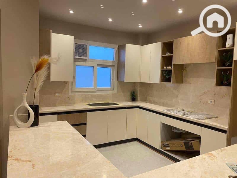 2 263a3bd4-f2f9-498d-bc81-c50a2b5f6274. jpg