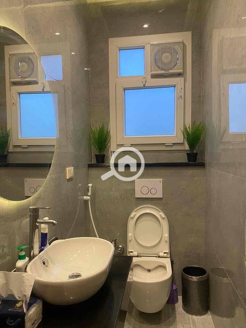 4 97428940-9498-4841-9989-d2baab8c080d. jpg