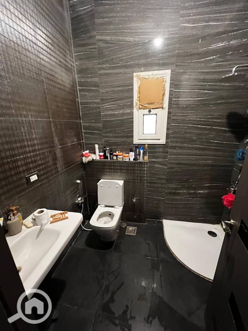 14 d05a1ac3-d8f7-473c-af25-8dc9f76219ed. jpeg