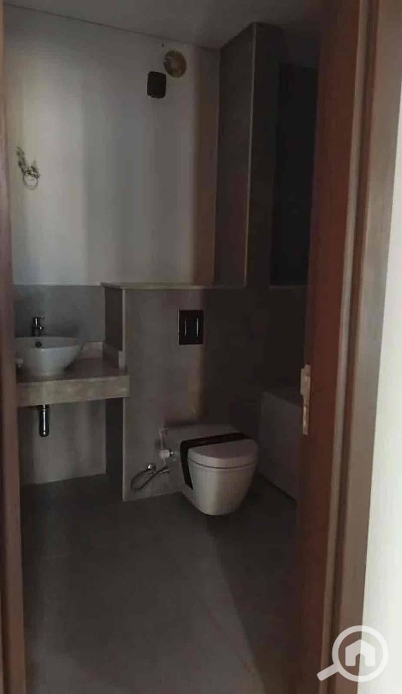 3 fe6b09a9-cd6a-443a-a5a3-a2ec237fb13b. jpg