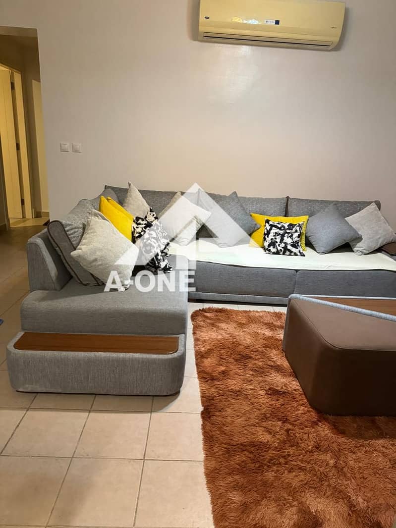 2 6dee6864-ff87-40d8-9f7e-ce14011d8911. jpg