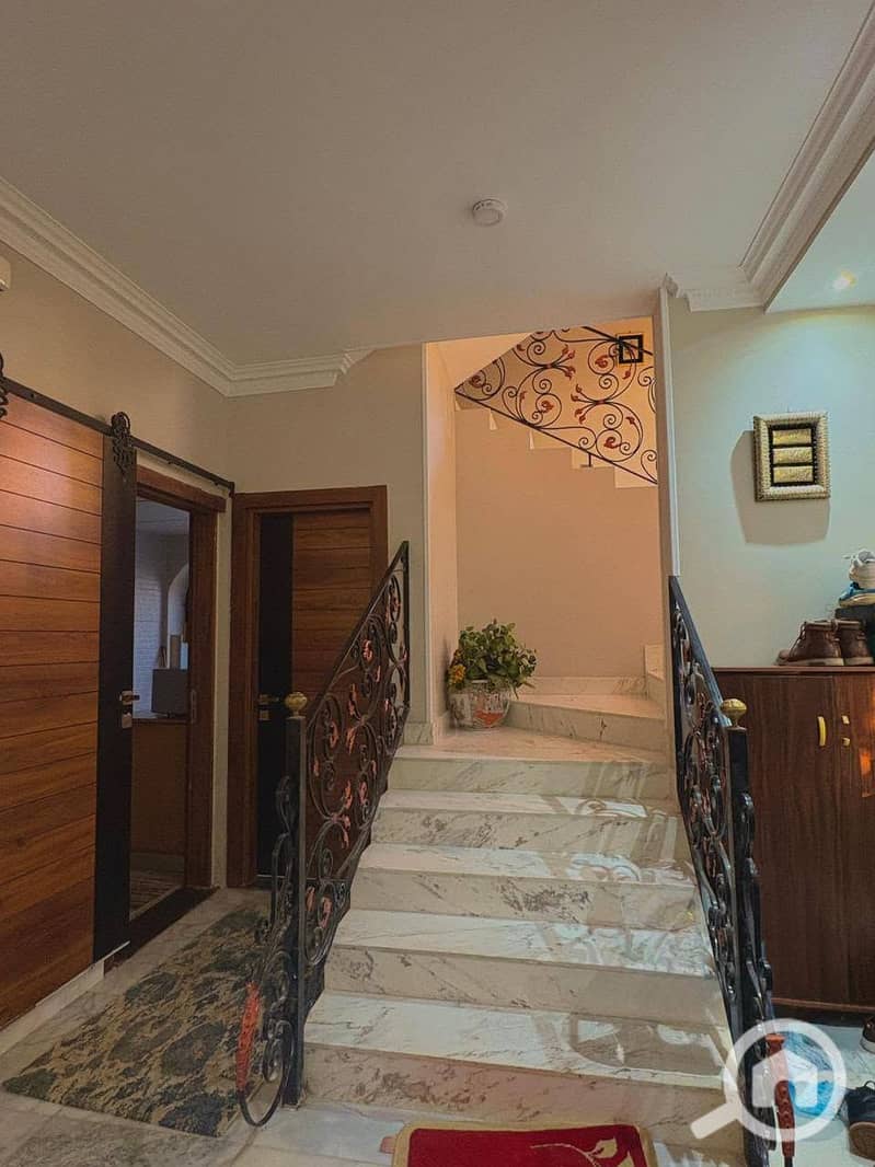 4 5d299453-f7e2-4c04-9e17-7d7a03b9c196. jpg