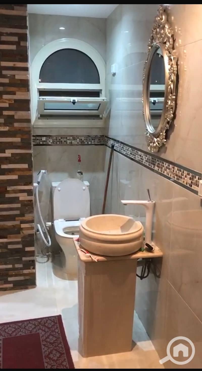 9 ccff4f39-2d0d-42e5-b6c4-2dc80c2bdc58. jpeg