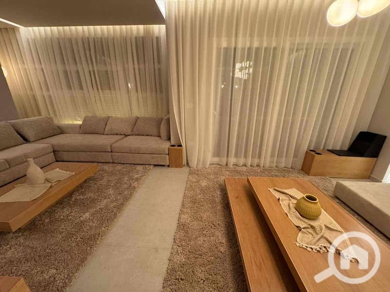 2 b95f2b75-c596-4865-856c-ef64610801f3. jpg