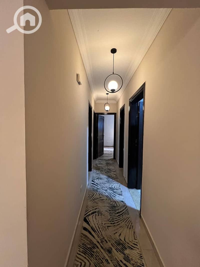 5 e8ff9779-1e6c-4a62-9ee4-d71d27a232dc. jpg