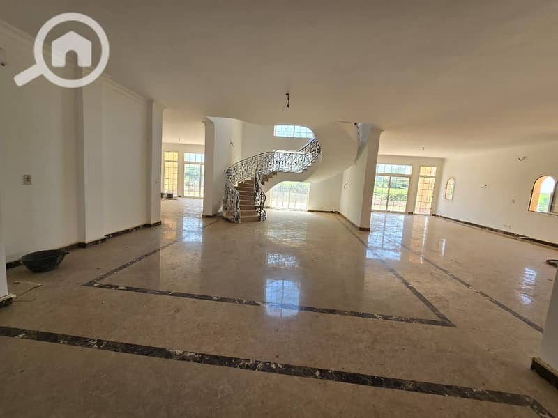 7 c1081ba3-a0f6-4e8b-a60c-6b0d8e8dc884. jpg