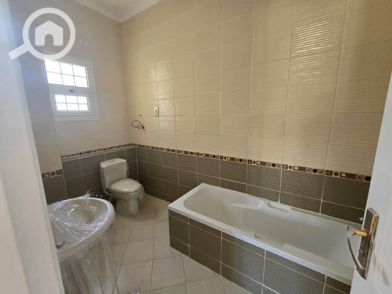 10 4d9f0a6d-da9f-4d61-bf2c-c800c2e23f67. jpg